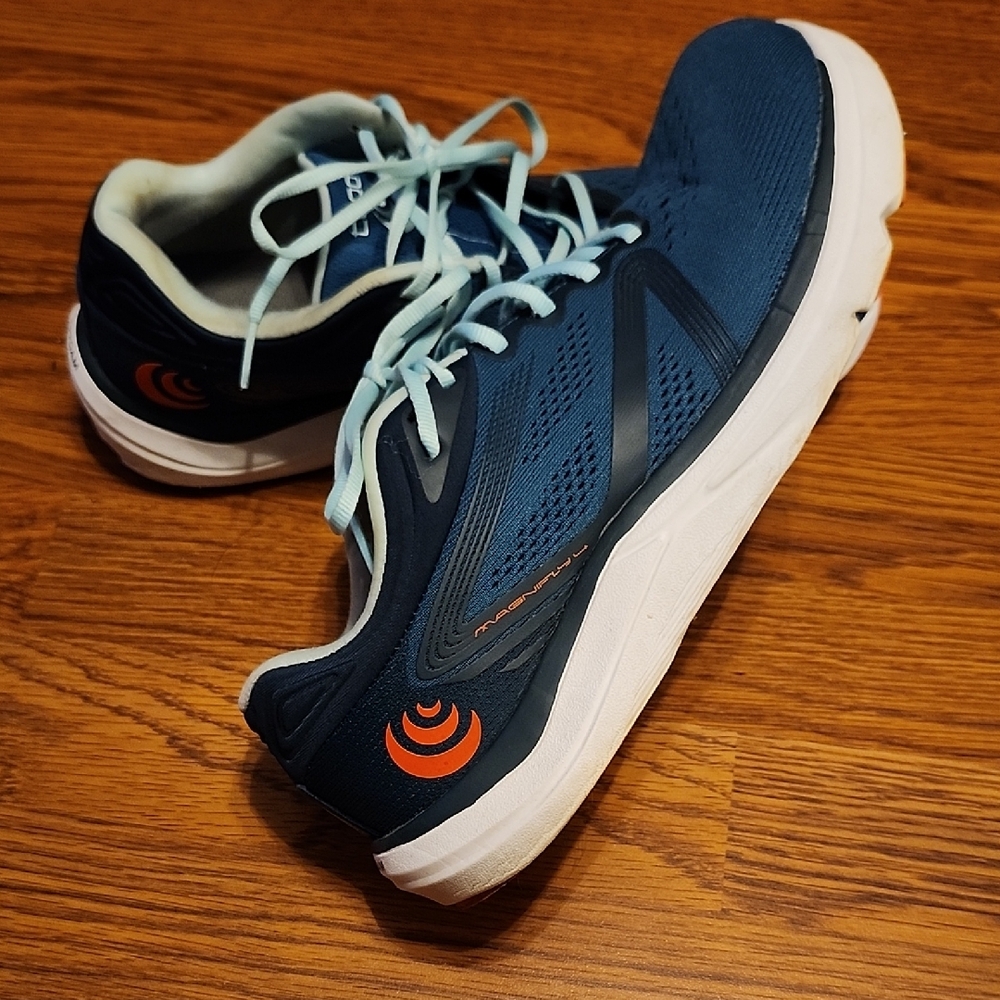 Women's Topo Blue and Orange Sneakers